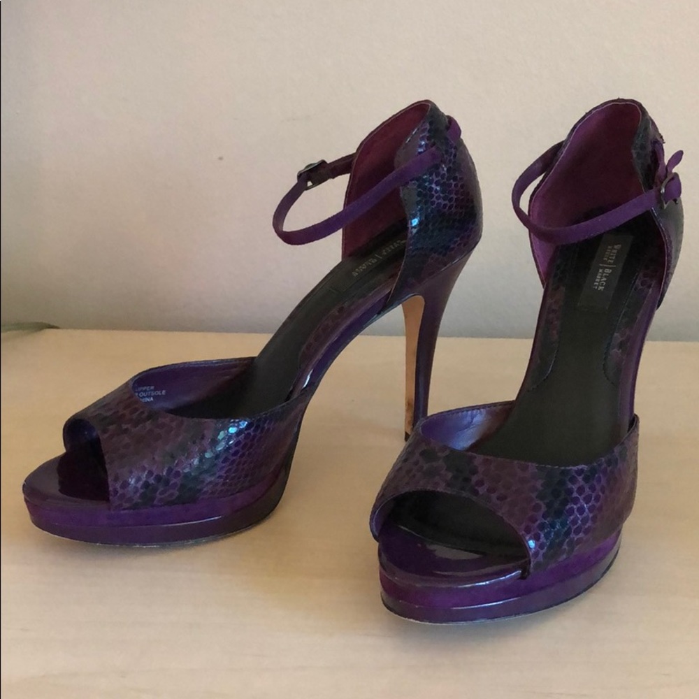 White House black market peep toe sexy pumps 9.5M